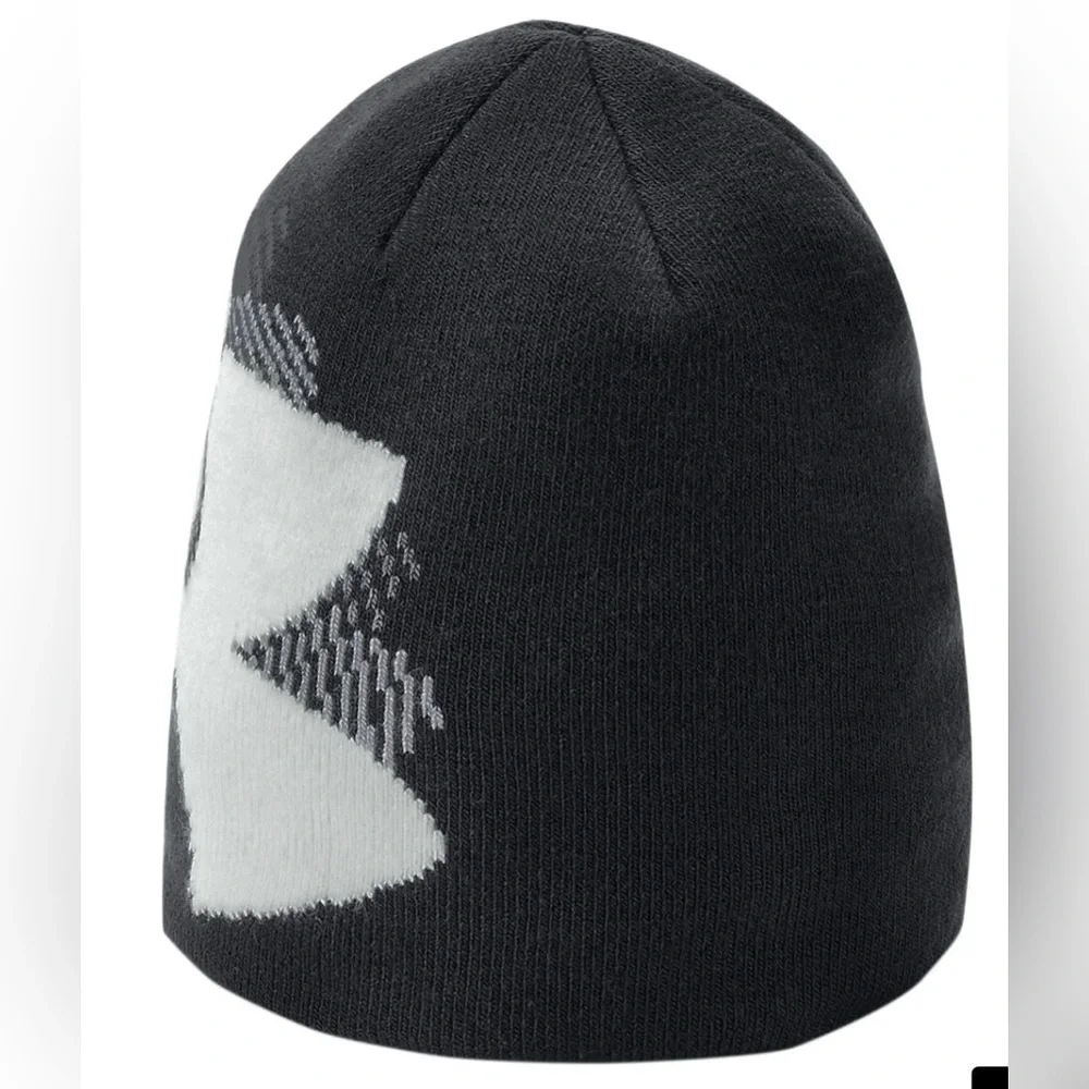 Under Armour Boys Black and White Knit Hat